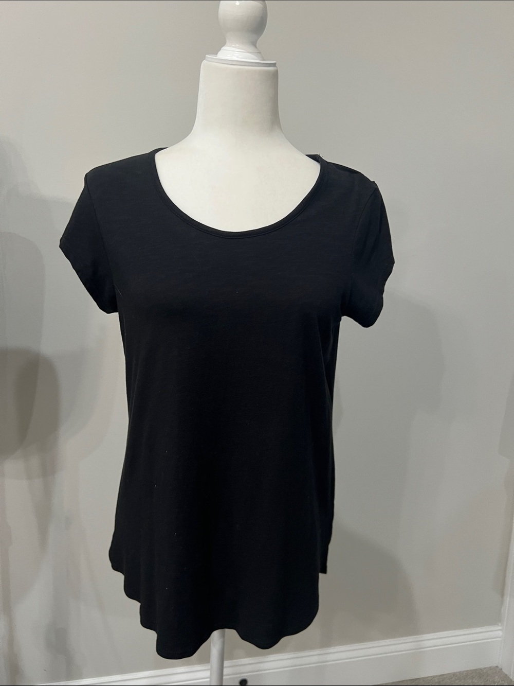 Max Studio Black Scoop Neck Short Sleeve Women's Top size M